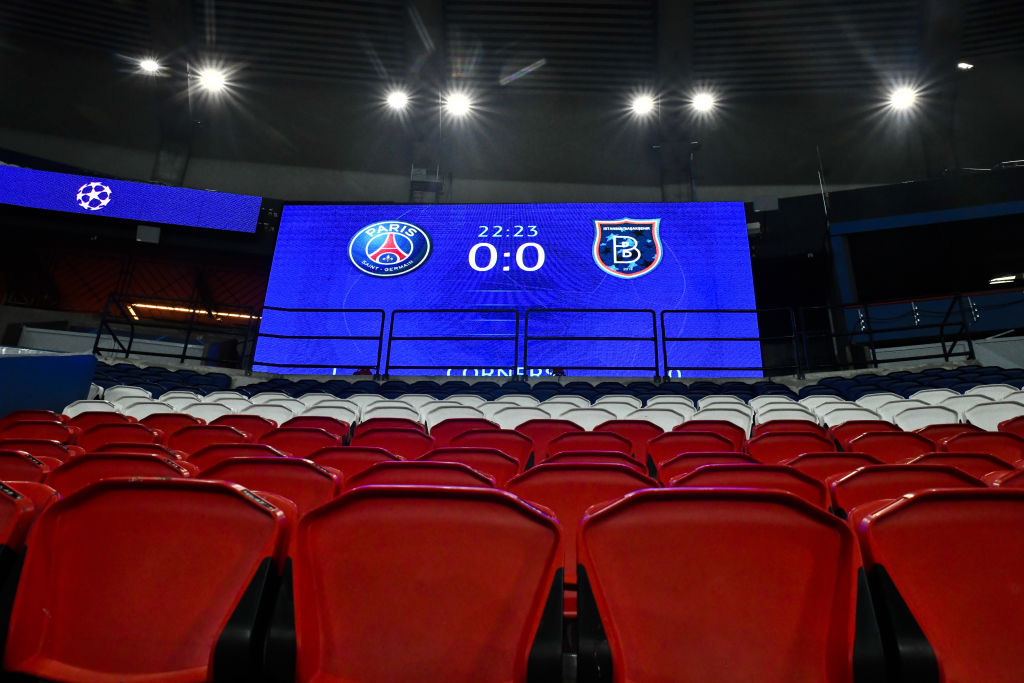 Biến căng Champions League: Trợ lý trọng tài &quot;phân biệt chủng tộc&quot;, cầu thủ PSG và Istanbul dắt nhau rời sân  - Ảnh 9.