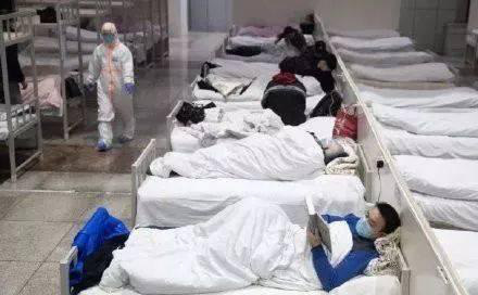 Bệnh nhân Vũ Hán làm gì để giải khuây trong bệnh viện? Một trong những bí quyết chiến thắng bệnh tật là đây! - Ảnh 3. Bệnh nhân Vũ Hán làm gì để giải khuây trong bệnh viện? Một trong những bí quyết chiến thắng bệnh tật là đây! - Ảnh 3.