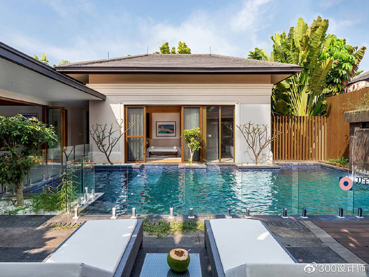 Vẻ đẹp độc đáo trong biệt thự gần biển có khu vườn rộng 1200m2 - Ảnh 4. Vẻ đẹp độc đáo trong biệt thự gần biển có khu vườn rộng 1200m2 - Ảnh 4.