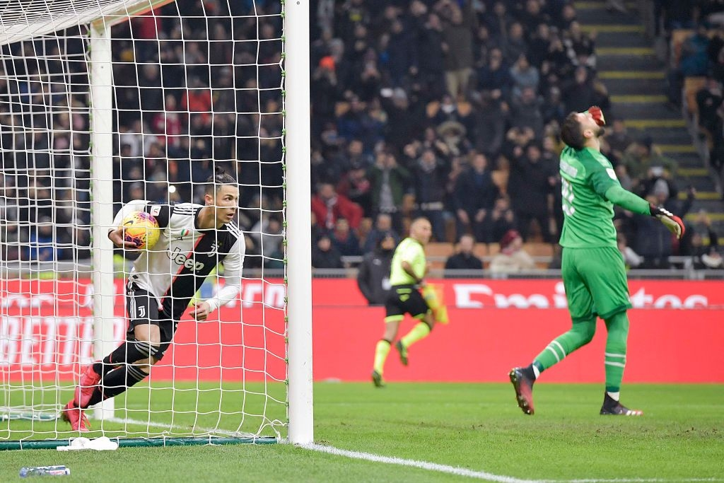Ronaldo tiếp tục lập công cứu Juventus thoát khỏi trận thua trước AC Milan - Ảnh 8. Ronaldo tiếp tục lập công cứu Juventus thoát khỏi trận thua trước AC Milan - Ảnh 8.