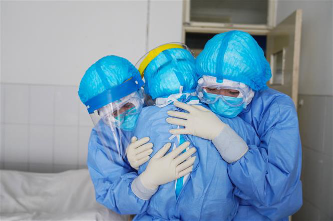Câu chuyện chua xót về những nữ y tá bị người dân kỳ thị vì "mang virus đi khắp nơi" giữa dịch corona - Ảnh 1. Câu chuyện chua xót về những nữ y tá bị người dân kỳ thị vì "mang virus đi khắp nơi" giữa dịch corona - Ảnh 1.