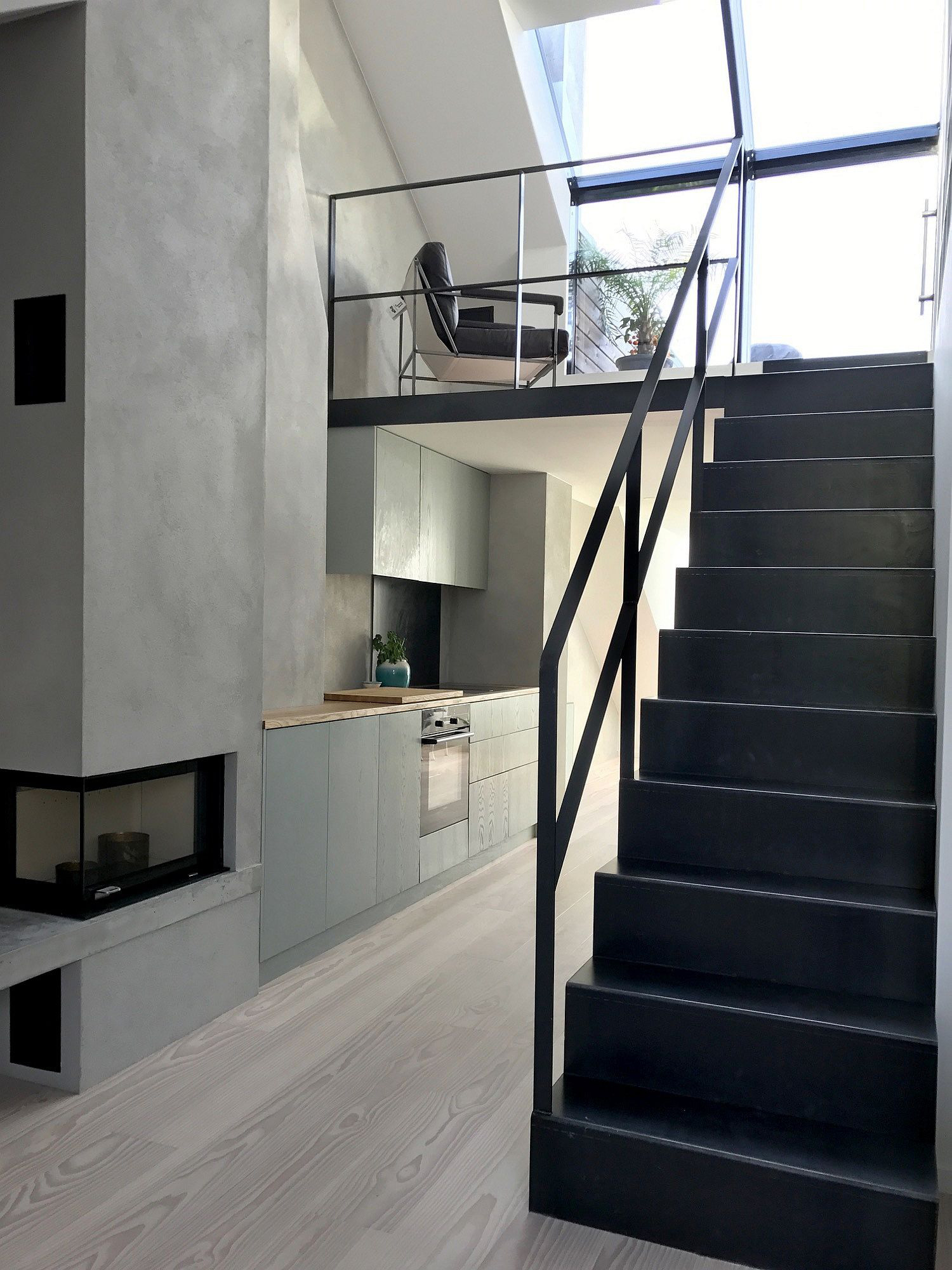 Biến hóa gác xép cũ ở thành phố Oslo thành căn hộ hiện đại, xinh xắn mới thấy bạn đã phải chết mê - Ảnh 2. Biến hóa gác xép cũ ở thành phố Oslo thành căn hộ hiện đại, xinh xắn mới thấy bạn đã phải chết mê - Ảnh 2.