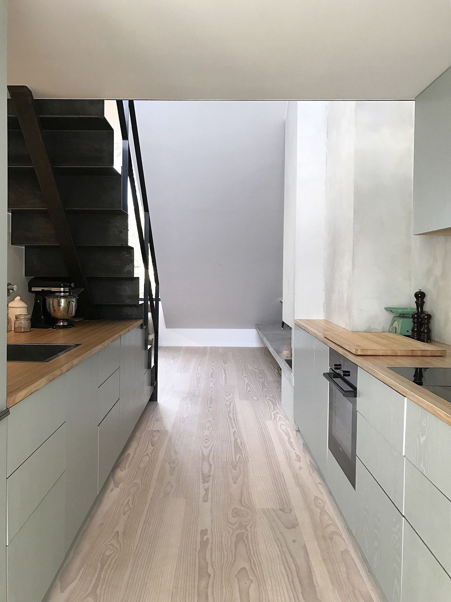 Biến hóa gác xép cũ ở thành phố Oslo thành căn hộ hiện đại, xinh xắn mới thấy bạn đã phải chết mê - Ảnh 7. Biến hóa gác xép cũ ở thành phố Oslo thành căn hộ hiện đại, xinh xắn mới thấy bạn đã phải chết mê - Ảnh 7.
