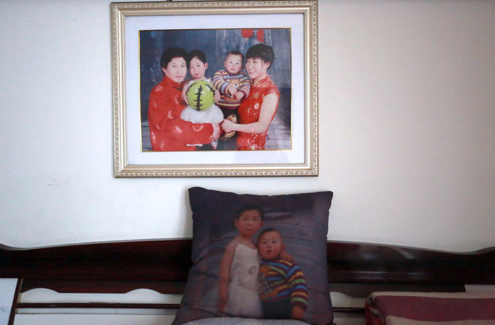 10 năm đi tìm con trai bị bắt cóc, người đàn ông đã đi qua hơn một nửa Trung Quốc và giúp đỡ 8 gia đình thất lạc người thân - Ảnh 1.