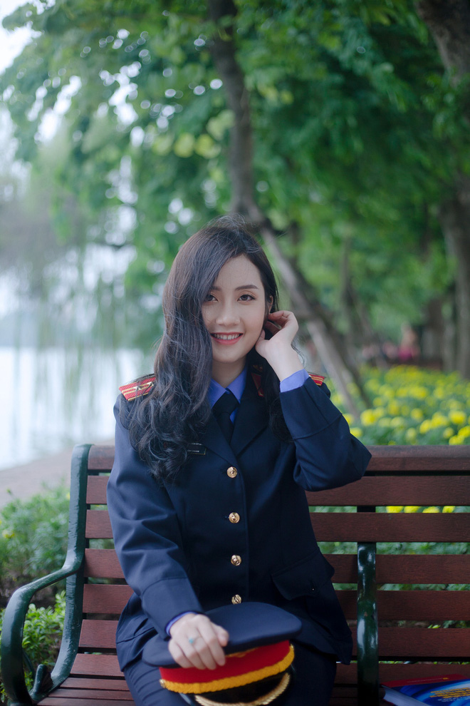  Nữ sinh ĐH Kiểm sát Hà Nội gây thương nhớ với bộ ảnh đồng phục ngành, nhìn phát yêu luôn - Ảnh 4.