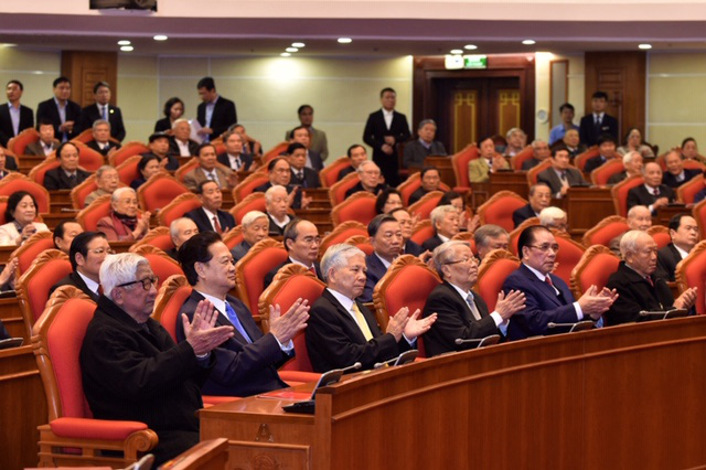 Bộ Chính trị gặp mặt các đồng chí nguyên lãnh đạo cấp cao của Đảng và Nhà nước - Ảnh 2.