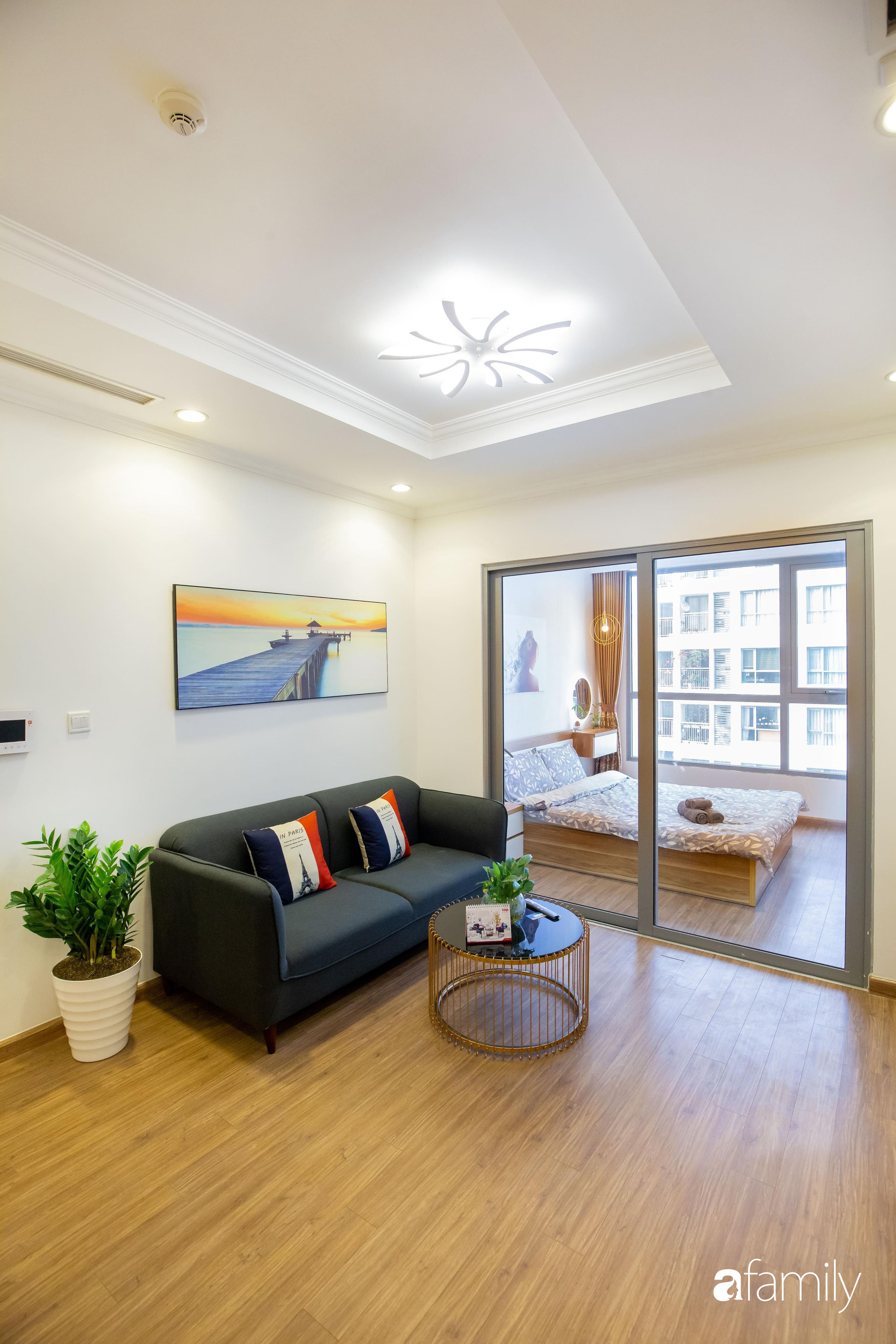 Thiết kế đơn giản với nội thất tiện nghi, căn hộ 53m2 trên tầng cao khiến nhiều người ao ước sở hữu ở Hà Nội - Ảnh 4. Thiết kế đơn giản với nội thất tiện nghi, căn hộ 53m2 trên tầng cao khiến nhiều người ao ước sở hữu ở Hà Nội - Ảnh 4.