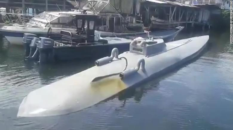 Cảnh sát Panama bắt giữ hơn 5 tấn ma túy vận chuyển bằng tàu ngầm tự chế - Ảnh 1.