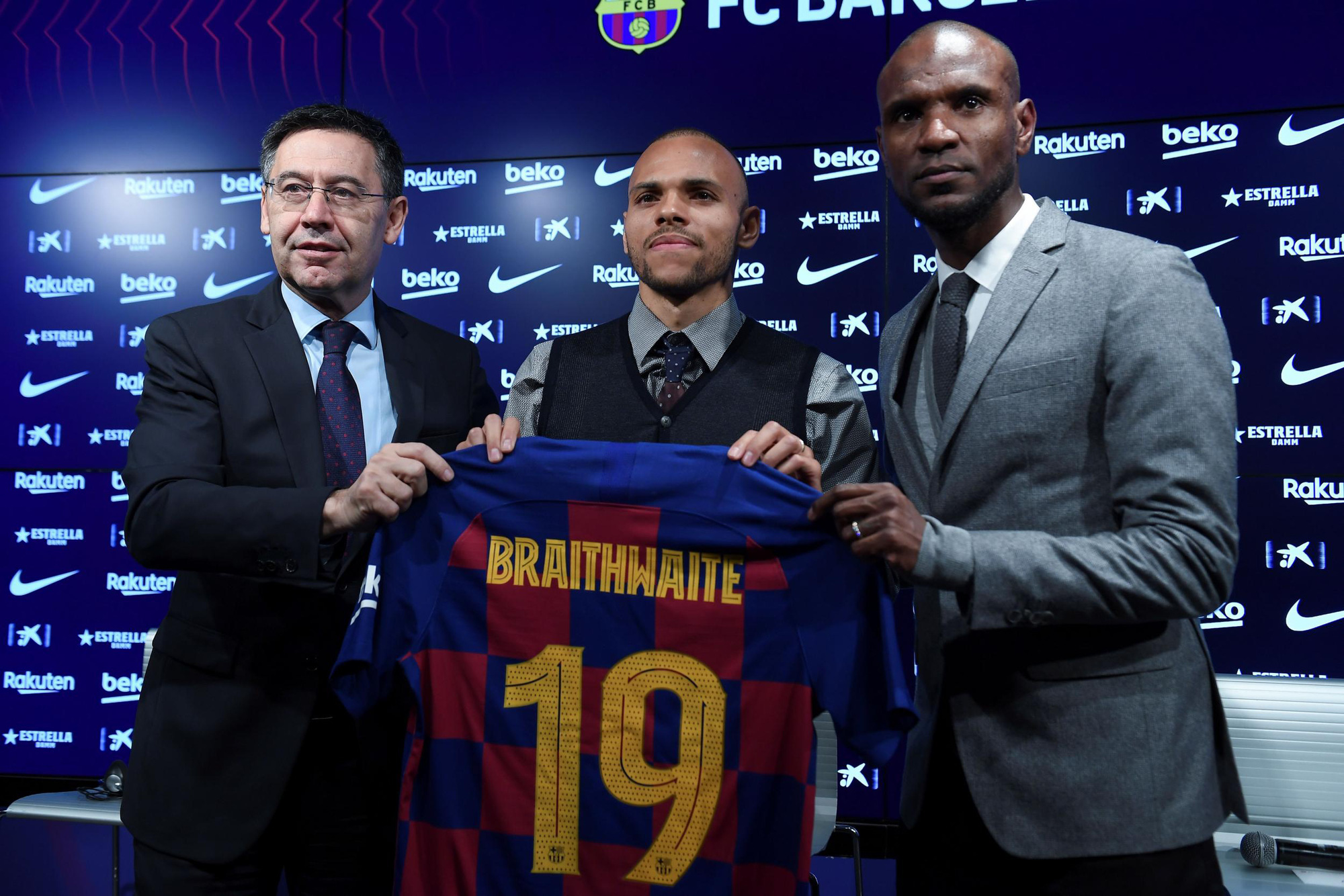 Kỳ lạ chưa, cậu bé ngồi xe lăn ngày nào nay trở thành đồng đội của Messi - Ảnh 1. Kỳ lạ chưa, cậu bé ngồi xe lăn ngày nào nay trở thành đồng đội của Messi - Ảnh 1.