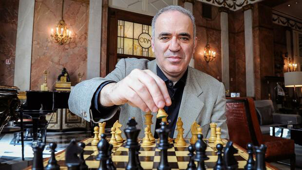 Nạn nhân đầu tiên mất việc vì AI - kiện tướng cờ vua Nga tin rằng tiếp theo sẽ đến lượt người lao động - Ảnh 1.