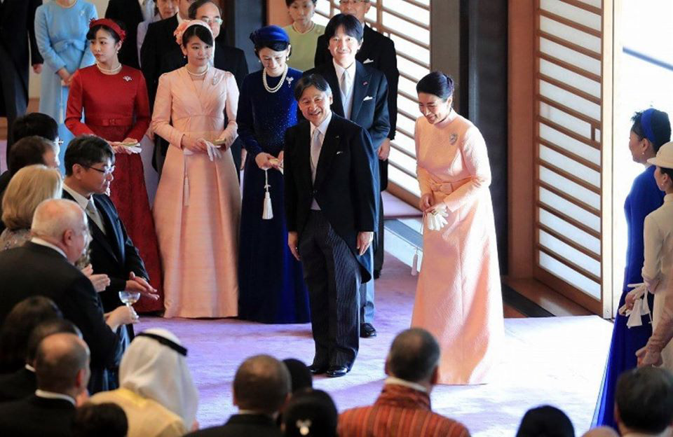 Nhật hoàng mừng sinh nhật tuổi 60 và hiếm hoi chia sẻ về bệnh tình hiện tại của Hoàng hậu Masako khiến ai cũng xúc động - Ảnh 3.