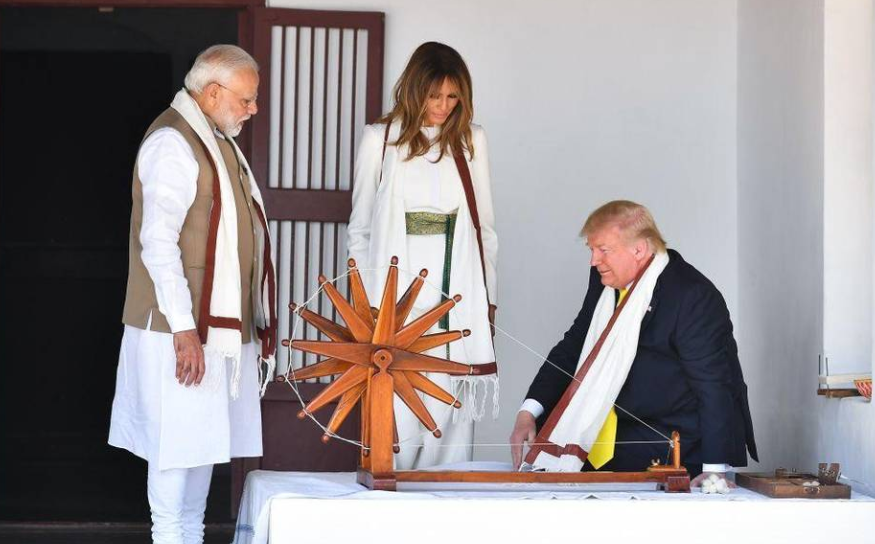 (Ảnh) Choáng váng với màn đón chào của hơn 100.000 nghìn người Ấn Độ dành cho Tổng thống Trump - Ảnh 4.