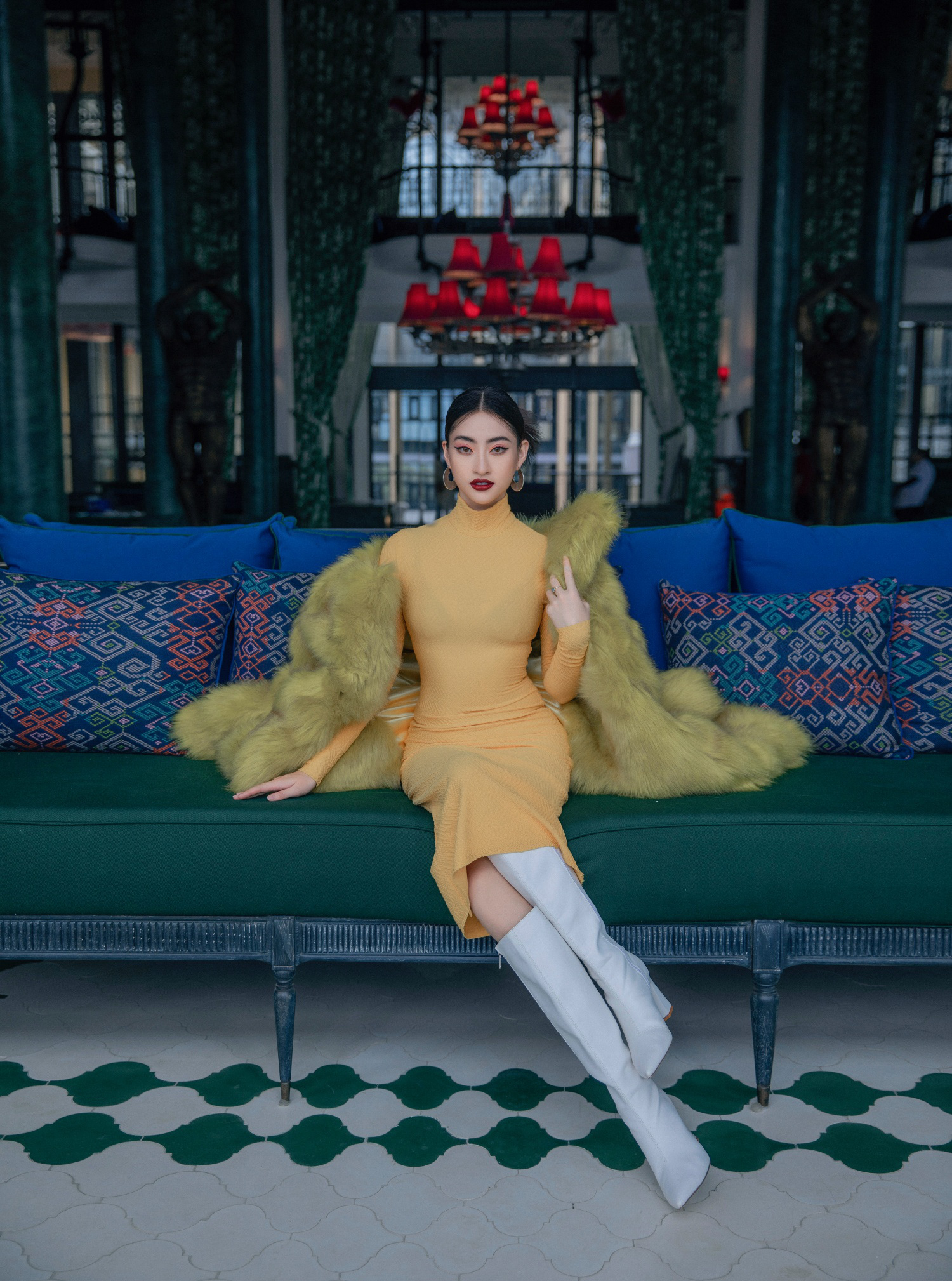 Lương Thùy Linh khoe đôi chân 1m22 dài nhất Vbiz, lên tiếng về chặng đường 6 tháng làm Hoa hậu - Ảnh 9.