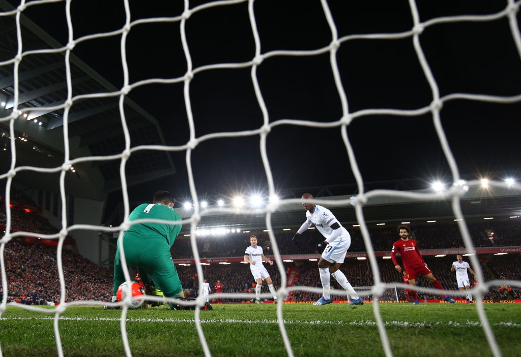 Liverpool lập 2 kỷ lục nhưng cũng hết cơ hội san bằng một kỷ lục khác sau chiến thắng hú vía trước đối thủ trong nhóm xuống hạng - Ảnh 8. Liverpool lập 2 kỷ lục nhưng cũng hết cơ hội san bằng một kỷ lục khác sau chiến thắng hú vía trước đối thủ trong nhóm xuống hạng - Ảnh 8.