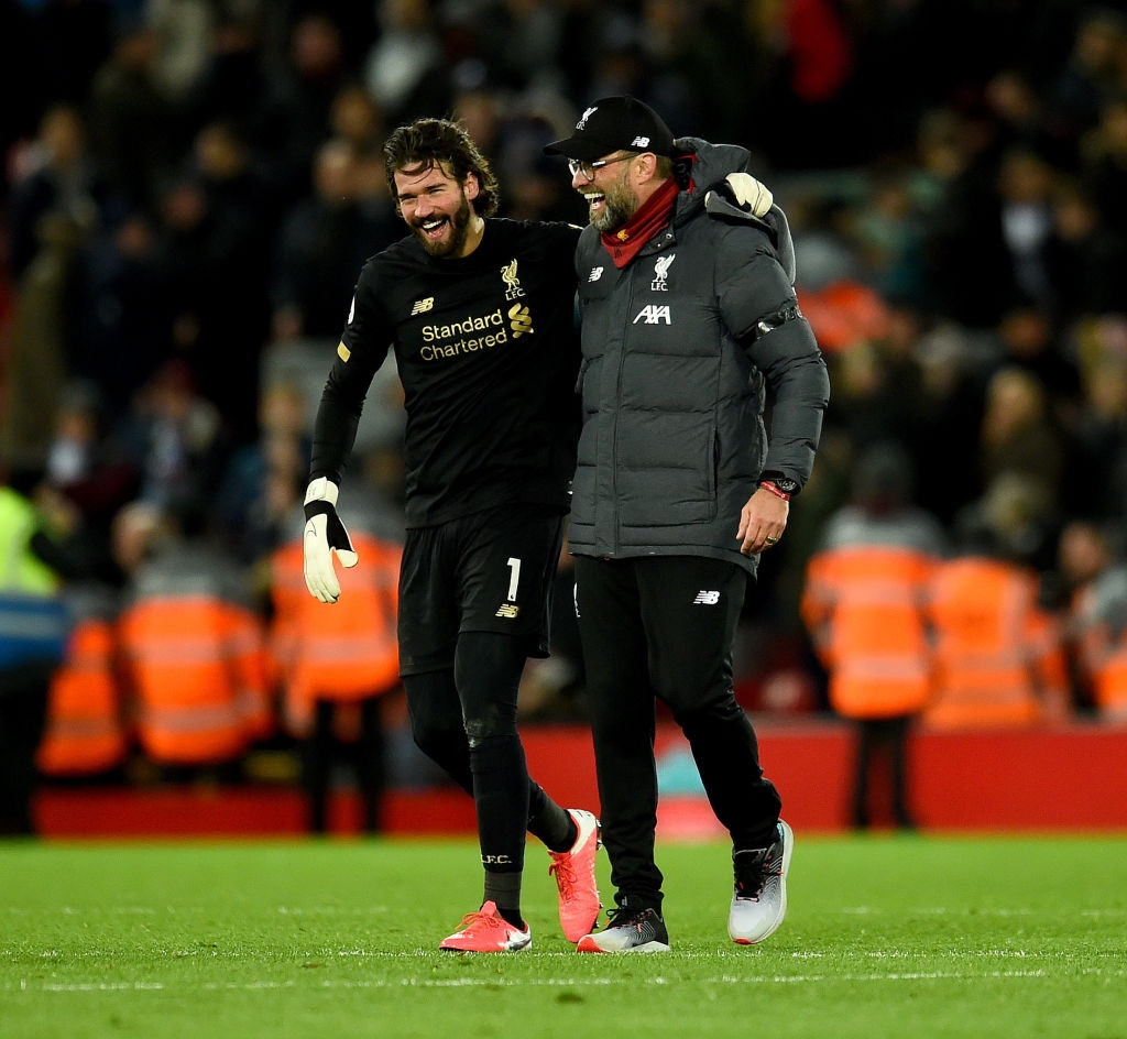 Liverpool lập 2 kỷ lục nhưng cũng hết cơ hội san bằng một kỷ lục khác sau chiến thắng hú vía trước đối thủ trong nhóm xuống hạng - Ảnh 2. Liverpool lập 2 kỷ lục nhưng cũng hết cơ hội san bằng một kỷ lục khác sau chiến thắng hú vía trước đối thủ trong nhóm xuống hạng - Ảnh 2.