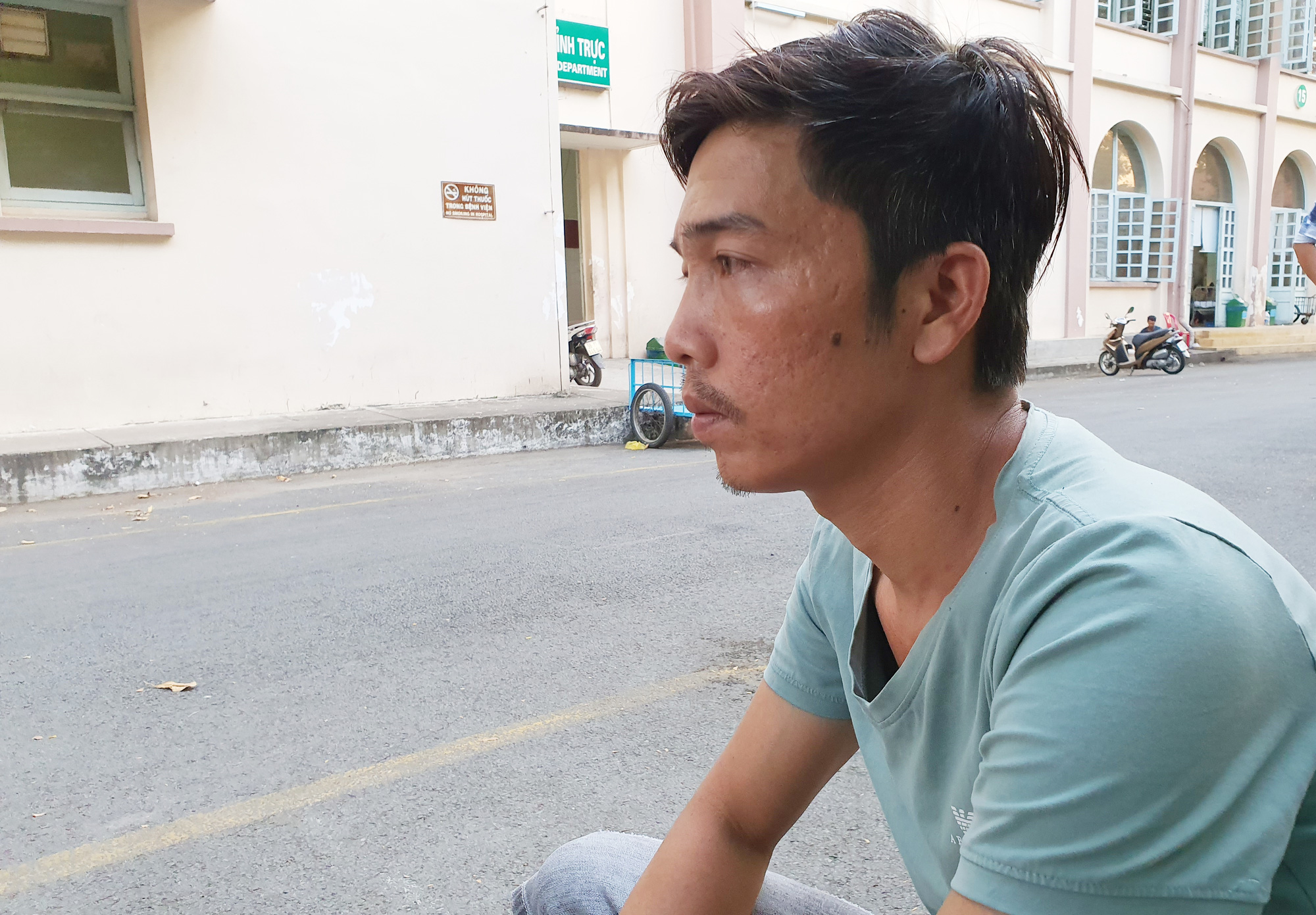 Vụ bé trai 6 tuổi bị dì ruột thiêu sống ở Vũng Tàu: Được ủng hộ hơn 200 triệu, bố bật khóc mong chữa khỏi bệnh cho con - Ảnh 7.