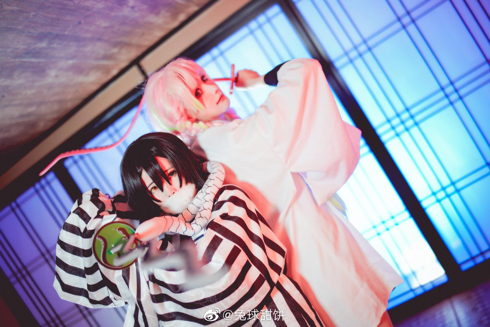 Kimetsu no Yaiba: Nhìn loạt ảnh cosplay Xà Trụ và Luyến Trụ mà tưởng họ yêu nhau đến nơi rồi - Ảnh 7.