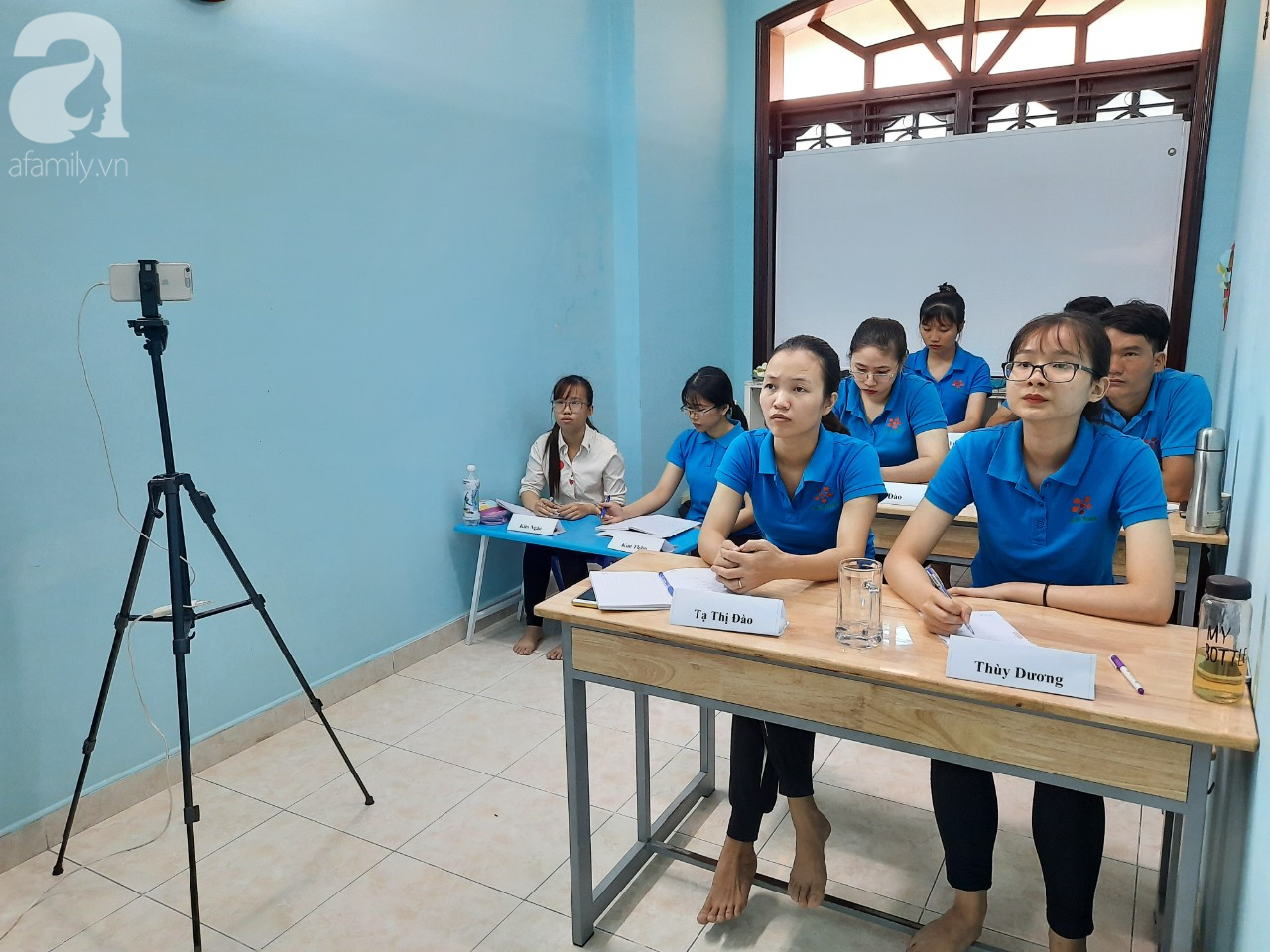 Ngôi trường chuyên biệt “hạnh phúc” ở Sài Gòn: Phụ huynh cho vay tiền để trả lương giáo viên những ngày con nghỉ học - Ảnh 9.
