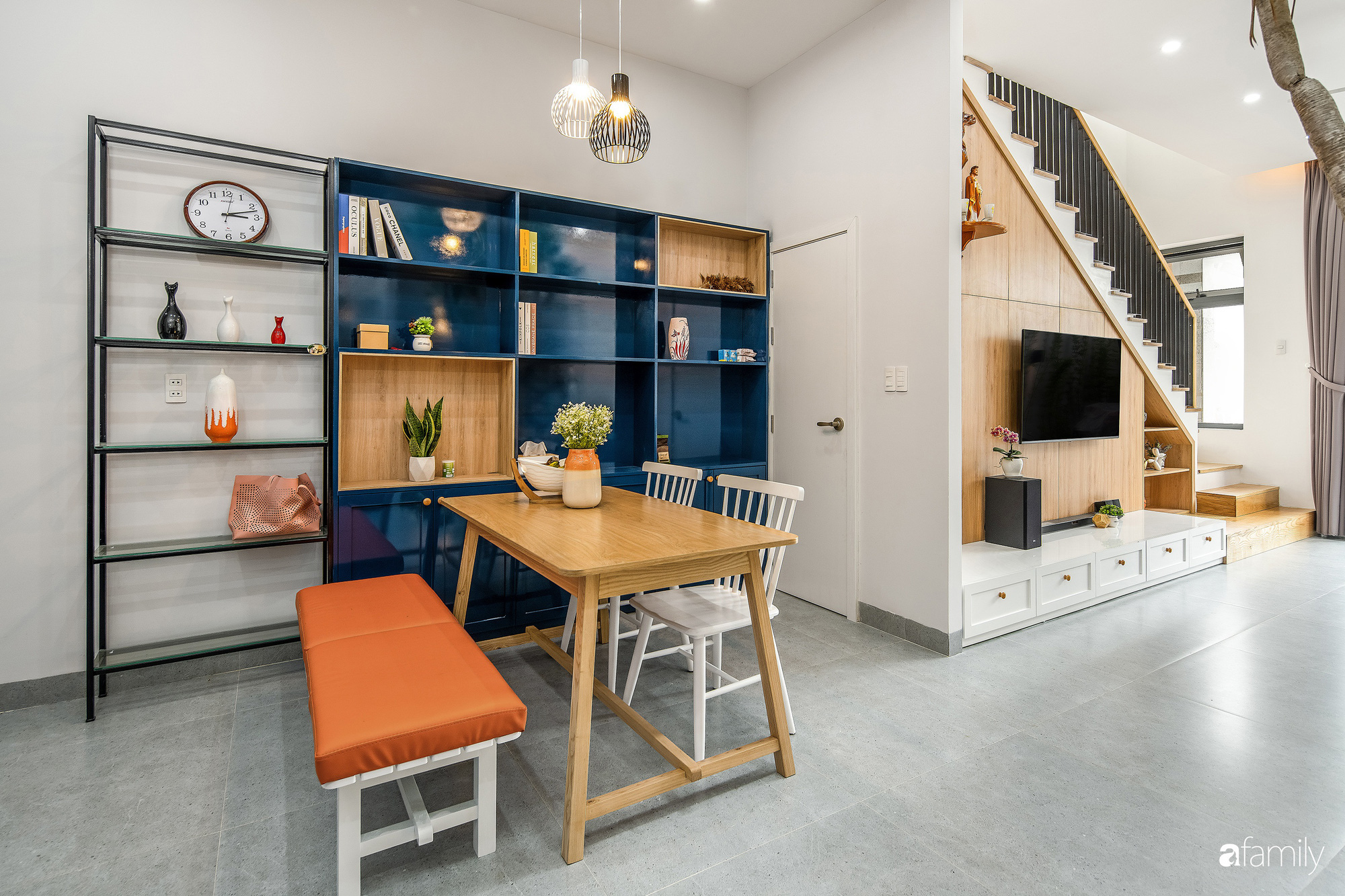 Nhà phố 2 tầng rộng 100m2 được thiết kế ấn tượng với khoảng thông tầng nhiều ánh sáng có chi phí 1,4 tỷ ở Đà Nẵng - Ảnh 11. Nhà phố 2 tầng rộng 100m2 được thiết kế ấn tượng với khoảng thông tầng nhiều ánh sáng có chi phí 1,4 tỷ ở Đà Nẵng - Ảnh 11.