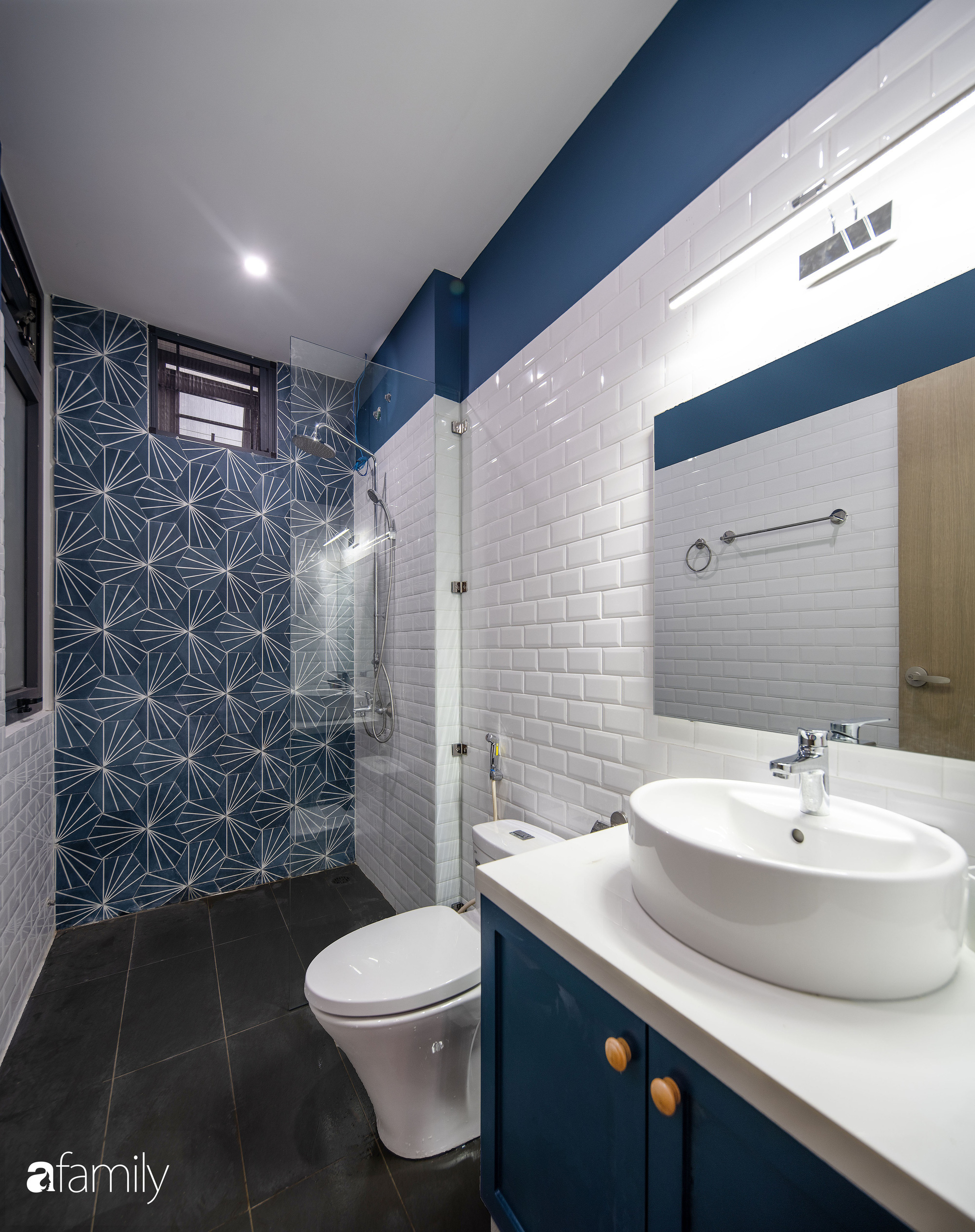 Nhà phố 2 tầng rộng 100m2 được thiết kế ấn tượng với khoảng thông tầng nhiều ánh sáng có chi phí 1,4 tỷ ở Đà Nẵng - Ảnh 17. Nhà phố 2 tầng rộng 100m2 được thiết kế ấn tượng với khoảng thông tầng nhiều ánh sáng có chi phí 1,4 tỷ ở Đà Nẵng - Ảnh 17.