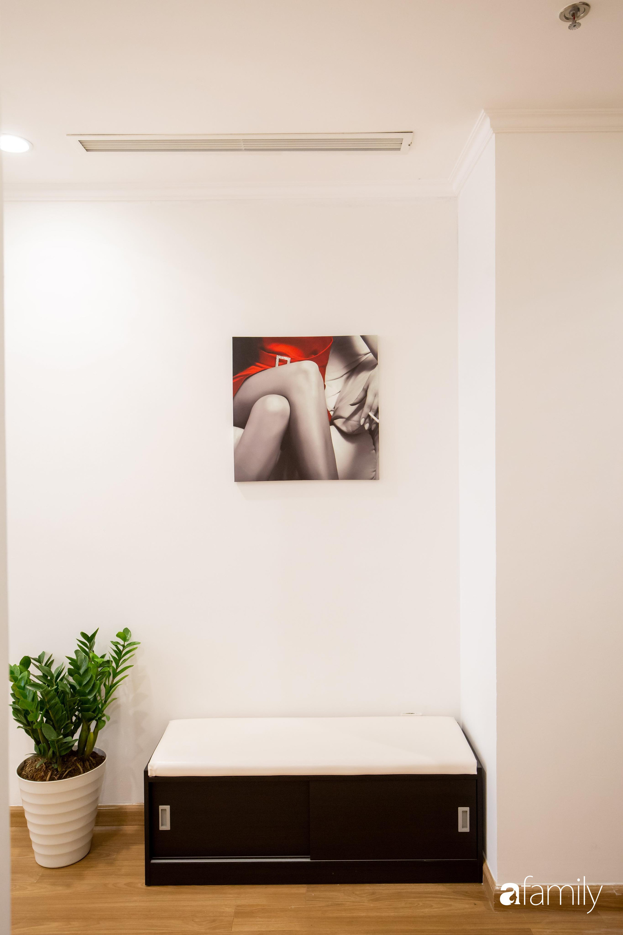 Căn hộ 56m2 rộng thoáng bất ngờ nhờ cách bài trí thông minh của chủ nhà ở Hà Nội - Ảnh 4. Căn hộ 56m2 rộng thoáng bất ngờ nhờ cách bài trí thông minh của chủ nhà ở Hà Nội - Ảnh 4.