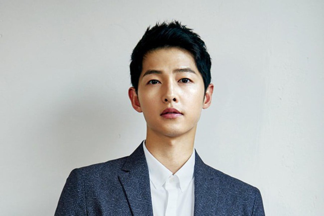 Song Hye Kyo âm thầm trở về nước sau khi Song Joong Ki được khen ngợi vì quyên góp gần 2 tỷ đồng cho cuộc chiến chống Covid-19 - Ảnh 1. Song Hye Kyo âm thầm trở về nước sau khi Song Joong Ki được khen ngợi vì quyên góp gần 2 tỷ đồng cho cuộc chiến chống Covid-19 - Ảnh 1.