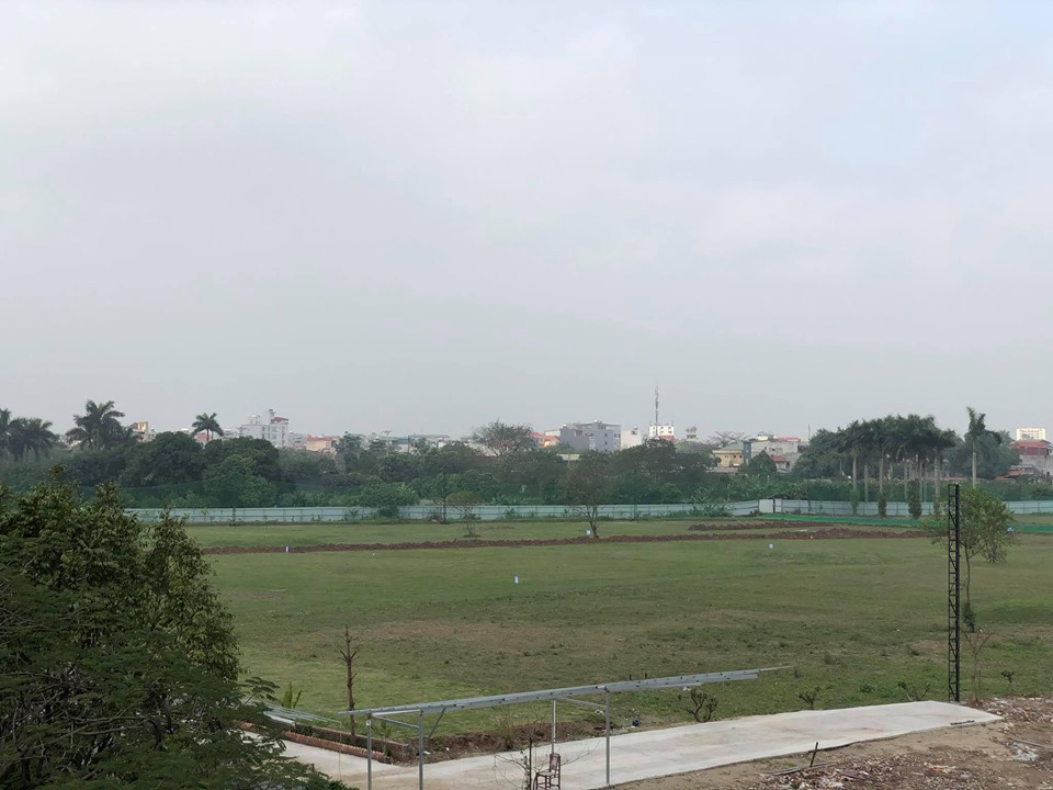Sân golf “khủng” sai phép mọc giữa lòng Hà Nội, chủ đầu tư tháo gỡ chưa dứt điểm - Ảnh 2.