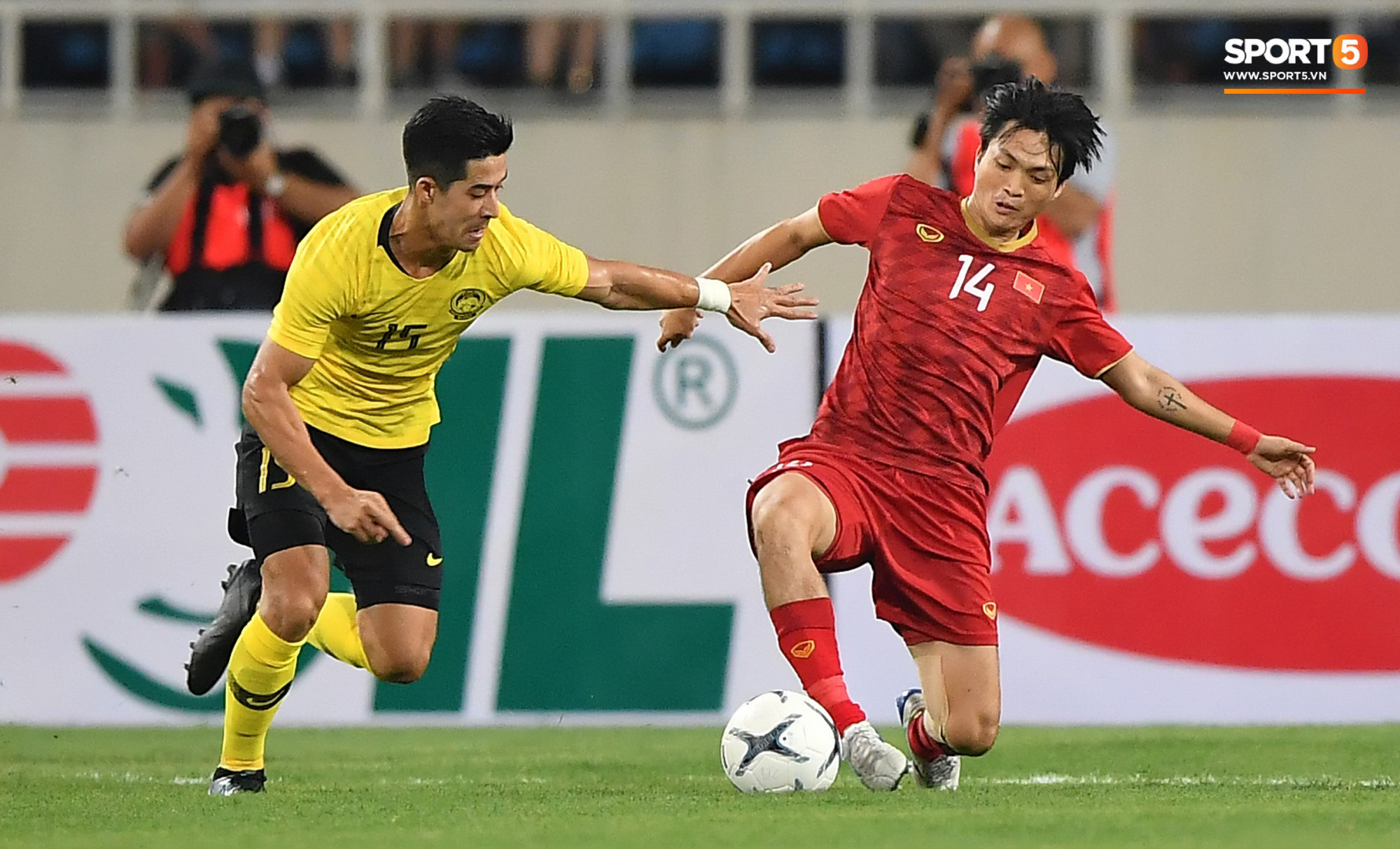 AFC họp khẩn cấp vì dịch Covid-19, không loại trừ khả năng hoãn trận Việt Nam gặp Malaysia tại vòng loại World Cup - Ảnh 2.