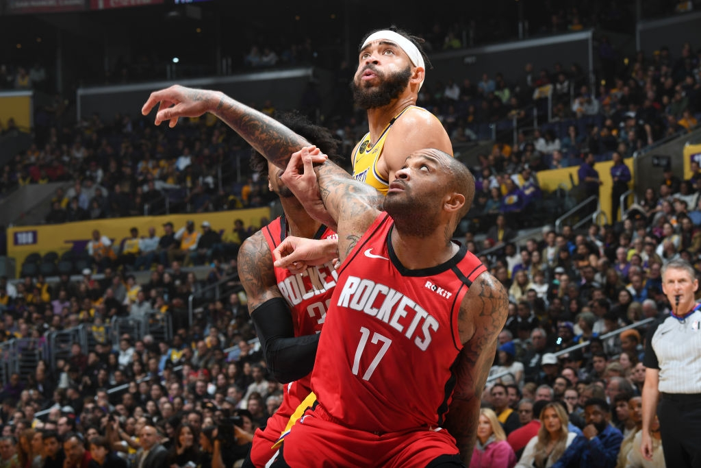 Không cần trung phong đích thực, dàn "xạ thủ" Houston Rockets bắn chìm Los Angeles Lakers ngay tại STAPLES Center - Ảnh 2.