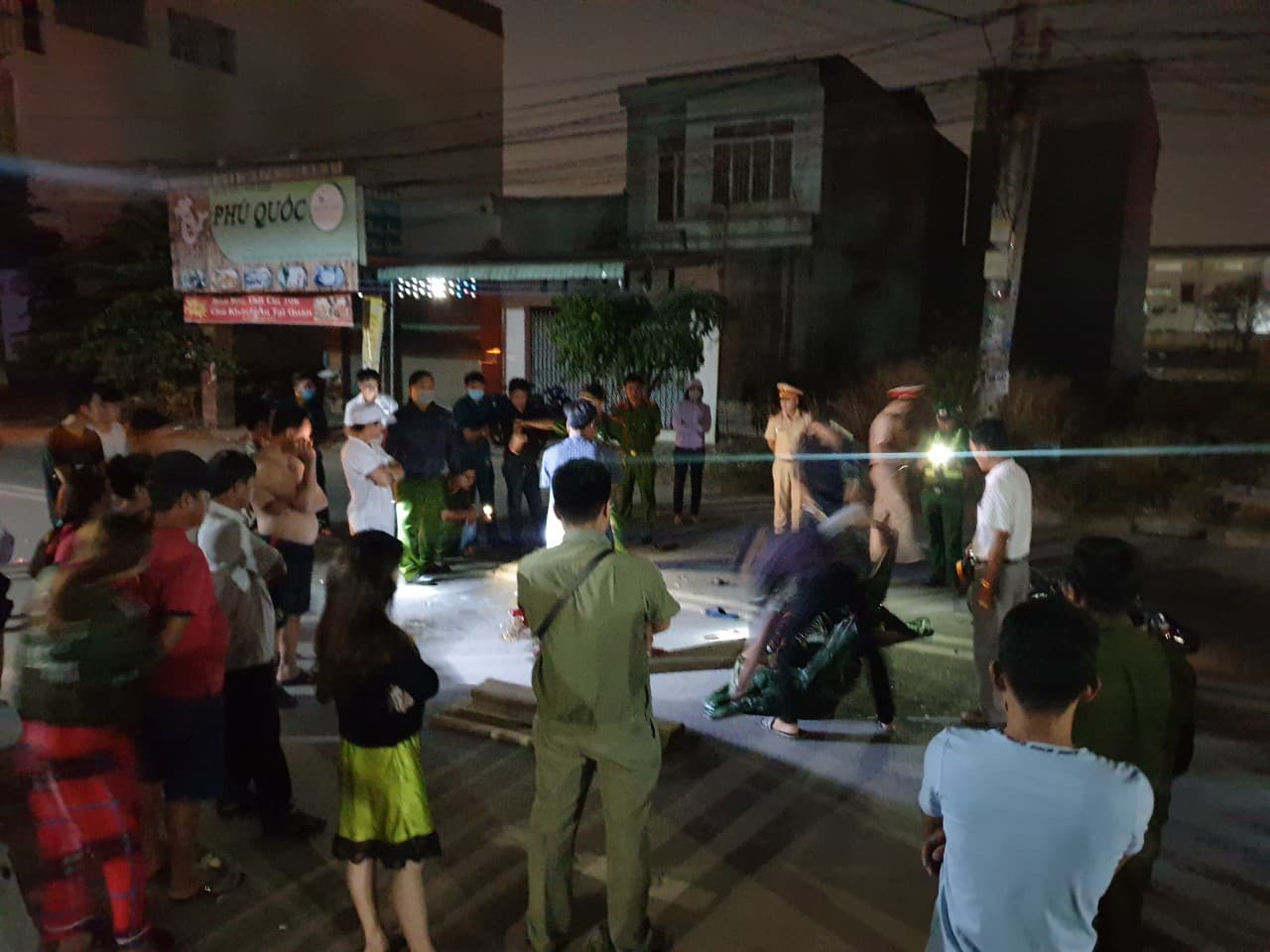 Nam thanh niên chết thảm do tông vào đàn trâu thả rông ở tỉnh Bình Dương - Ảnh 1. Nam thanh niên chết thảm do tông vào đàn trâu thả rông ở tỉnh Bình Dương - Ảnh 1.