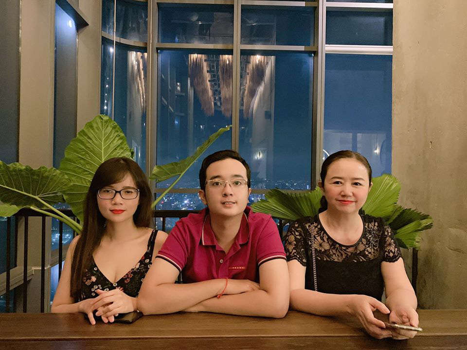 Midu lần đầu khoe ảnh đại gia đình, ai cũng xuýt xoa trước ngoại hình của từng thành viên - Ảnh 3. Midu lần đầu khoe ảnh đại gia đình, ai cũng xuýt xoa trước ngoại hình của từng thành viên - Ảnh 3.