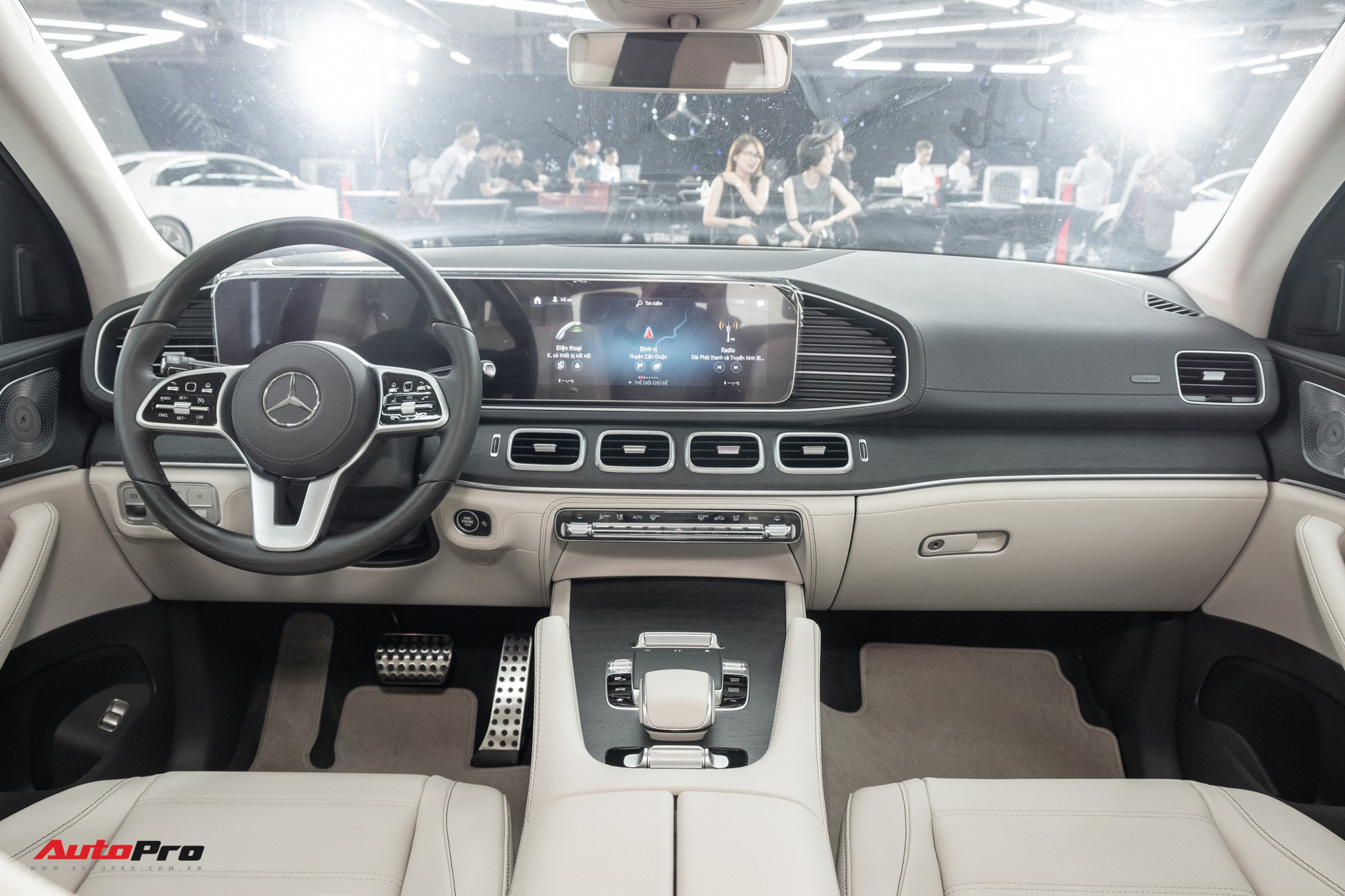 Mercedes-Benz GLS 2020 bị chê cắt trang bị tại Việt Nam nhưng ít ai biết có cả tá ‘option’ ngoài mức giá ‘rẻ’ bất ngờ - Ảnh 2.