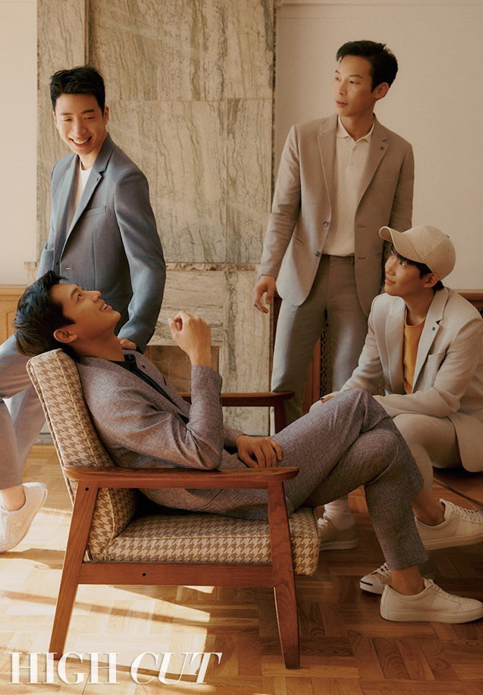 F4 Bắc Hàn của "Hạ Cánh Nơi Anh" khiến dân tình xuýt xoa với loạt hình ảnh mới không thể ngầu hơn - Ảnh 2. F4 Bắc Hàn của "Hạ Cánh Nơi Anh" khiến dân tình xuýt xoa với loạt hình ảnh mới không thể ngầu hơn - Ảnh 2.