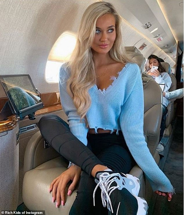 Cuộc sống sang chảnh của Rich Kid thế giới giữa mùa dịch: siêu xe, chuyên cơ riêng, khẩu trang hàng hiệu - Ảnh 1. Cuộc sống sang chảnh của Rich Kid thế giới giữa mùa dịch: siêu xe, chuyên cơ riêng, khẩu trang hàng hiệu - Ảnh 1.