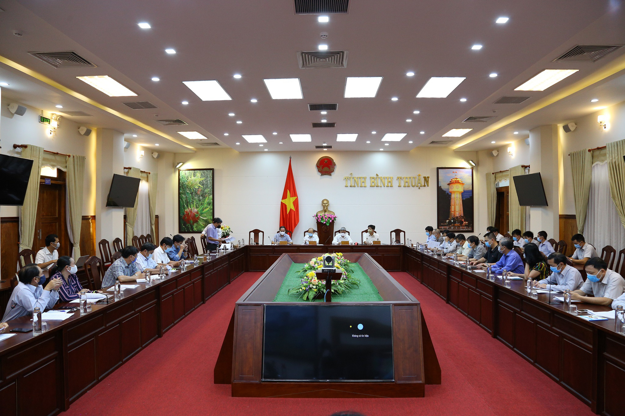 Đoàn công tác làm việc tại Bình Thuận (Ảnh báo Bình Thuận)