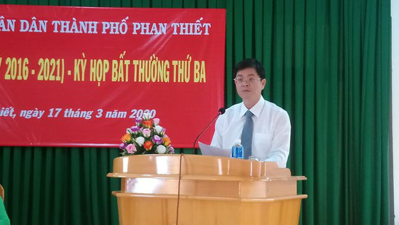 Hội đồng nhân dân TP Phan Thiết họp bất thường bầu Chủ tịch, Phó Chủ tịch UBND thành phố - Ảnh 1.