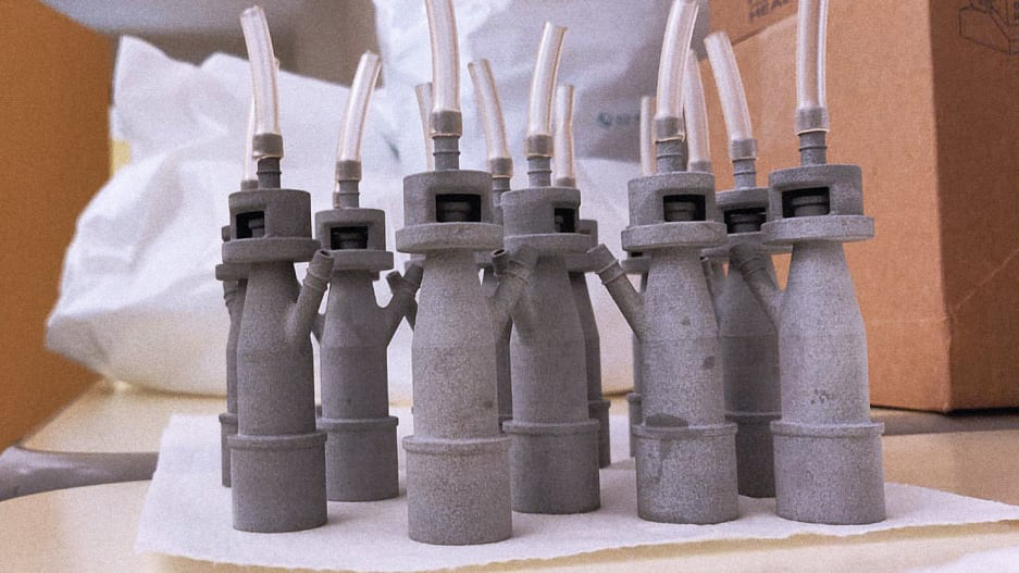 Giữa đại dịch Covid-19, công nghệ in 3D có thể giải quyết sự thiếu hụt thiết bị thở trên toàn thế giới - Ảnh 1. Giữa đại dịch Covid-19, công nghệ in 3D có thể giải quyết sự thiếu hụt thiết bị thở trên toàn thế giới - Ảnh 1.