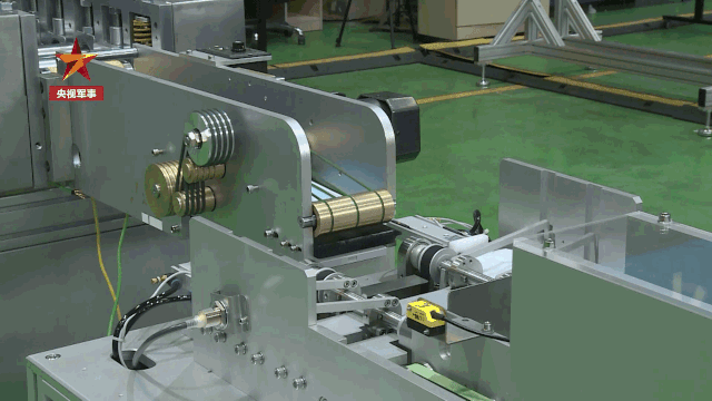 Trung Quốc áp dụng công nghệ chế tạo máy bay phản lực để sản xuất khẩu trang - Ảnh 6. Trung Quốc áp dụng công nghệ chế tạo máy bay phản lực để sản xuất khẩu trang - Ảnh 6.