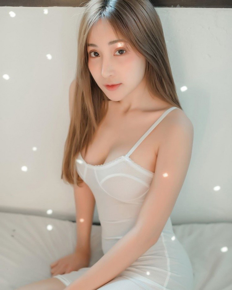 Nhan sắc của cô nàng hot girl xinh đẹp mang trong mình 4 dòng máu, được fan coi là thuốc bổ trong những thời điểm khó khăn - Ảnh 9.