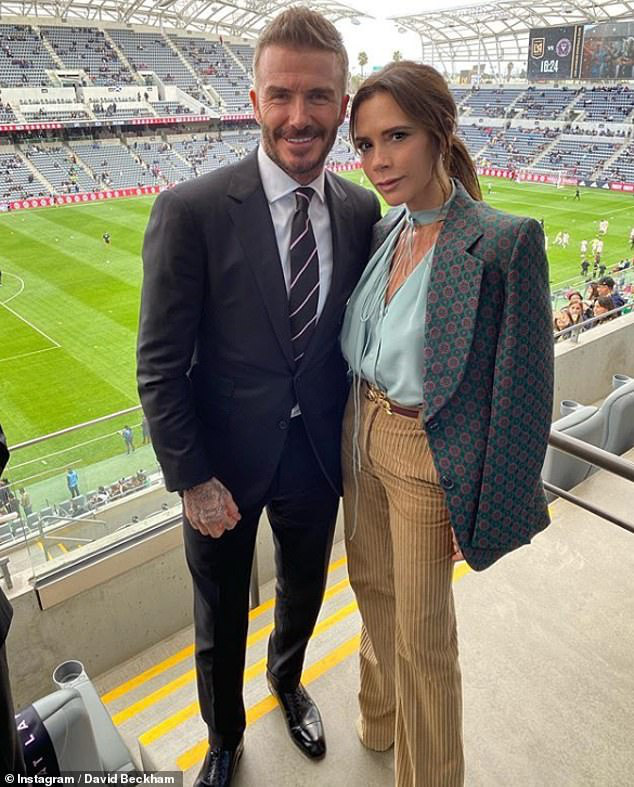 Đọ sắc trong 1 khung hình, vợ chồng David Beckham áp đảo cặp đôi con trai cả Brooklyn về cả thần thái và nhan sắc - Ảnh 3. Đọ sắc trong 1 khung hình, vợ chồng David Beckham áp đảo cặp đôi con trai cả Brooklyn về cả thần thái và nhan sắc - Ảnh 3.