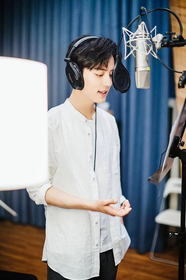 Tiêu Chiến là ai mà khiến 36.000 fandom đòi tẩy chay, đứng đầu top trending Twitter Việt Nam với 200 ngàn lượt tweet? - Ảnh 5. Tiêu Chiến là ai mà khiến 36.000 fandom đòi tẩy chay, đứng đầu top trending Twitter Việt Nam với 200 ngàn lượt tweet? - Ảnh 5.