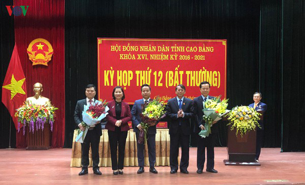 Cao Bằng, Khánh Hòa có Phó Chủ tịch, Phó Bí thư mới - Ảnh 1.