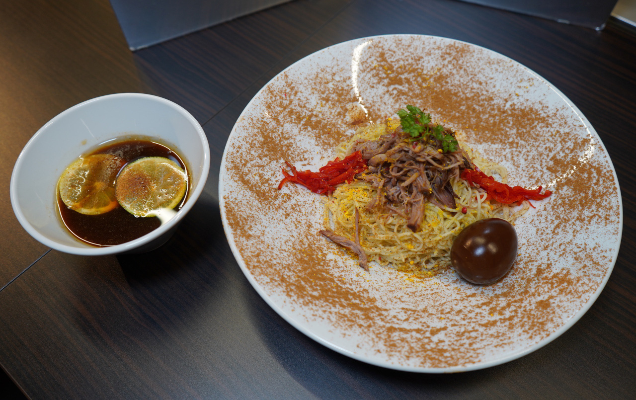 Biến nước ngọt có ga thành một loại... nước chấm để ăn với mì ramen, người Nhật ngày càng sáng tạo trong ẩm thực rồi! - Ảnh 1. Biến nước ngọt có ga thành một loại... nước chấm để ăn với mì ramen, người Nhật ngày càng sáng tạo trong ẩm thực rồi! - Ảnh 1.