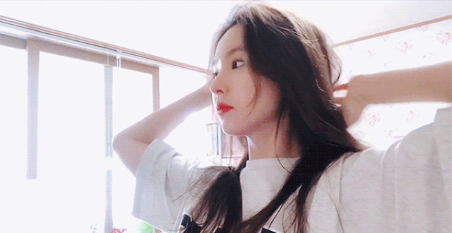 Tạm dừng diễn xuất chuyển sang làm vlog, cô nàng Youtuber khiến fan trầm trồ vì quá xinh và nghĩa cử cao đẹp - Ảnh 4. Tạm dừng diễn xuất chuyển sang làm vlog, cô nàng Youtuber khiến fan trầm trồ vì quá xinh và nghĩa cử cao đẹp - Ảnh 4.