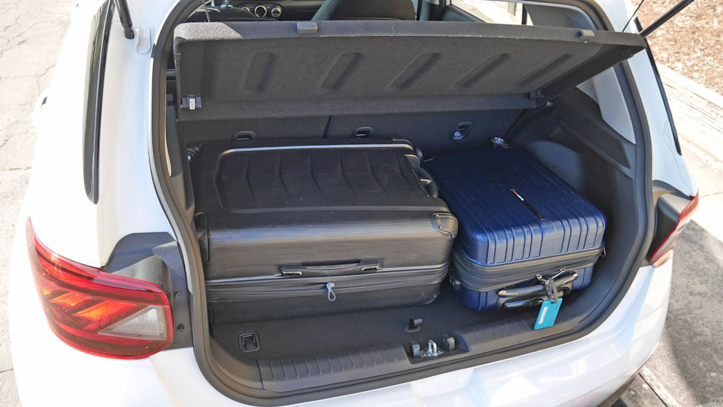 Hyundai Venue chở đồ bá đạo thế này, tài xế nào chả thích chạy dịch vụ - Ảnh 2. Hyundai Venue chở đồ bá đạo thế này, tài xế nào chả thích chạy dịch vụ - Ảnh 2.