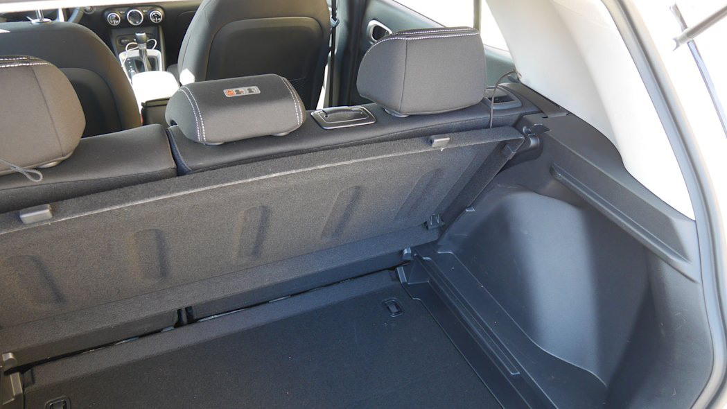 Hyundai Venue chở đồ bá đạo thế này, tài xế nào chả thích chạy dịch vụ - Ảnh 8. Hyundai Venue chở đồ bá đạo thế này, tài xế nào chả thích chạy dịch vụ - Ảnh 8.