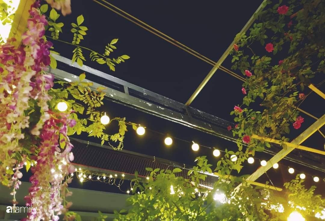 Ngôi nhà đẹp yên bình và lãng mạn nhờ người đàn ông đảm đang tự decor vườn và trồng đủ loại hồng ở Sài Gòn - Ảnh 6. Ngôi nhà đẹp yên bình và lãng mạn nhờ người đàn ông đảm đang tự decor vườn và trồng đủ loại hồng ở Sài Gòn - Ảnh 6.