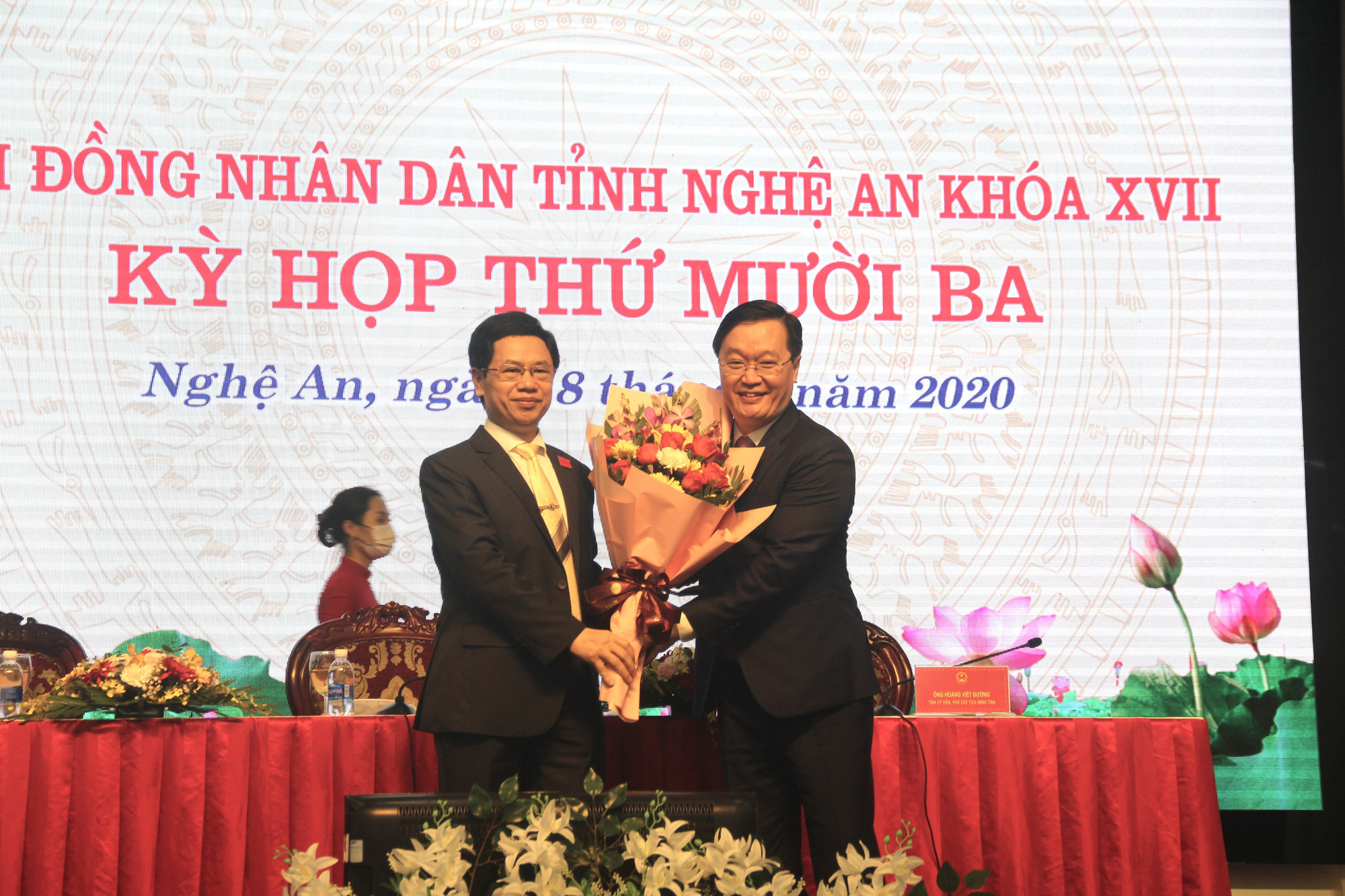 Thủ tướng phê chuẩn ông Nguyễn Đức Trung làm Chủ tịch tỉnh Nghệ An - Ảnh 2.