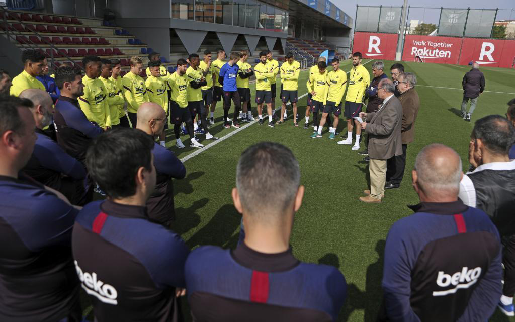 Messi và đồng đội lật mặt nhanh như bánh tráng, mới hôm trước cam kết giảm lương nay đã từ chối lời đề nghị của CLB - Ảnh 1.