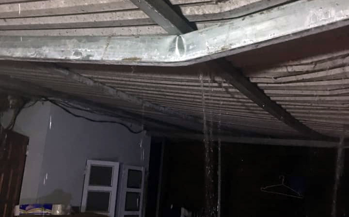 Mưa đá lại trút xuống Lào Cai quật đứt cầu treo, 1 người bị sét đánh chết - Ảnh 4. Mưa đá lại trút xuống Lào Cai quật đứt cầu treo, 1 người bị sét đánh chết - Ảnh 4.